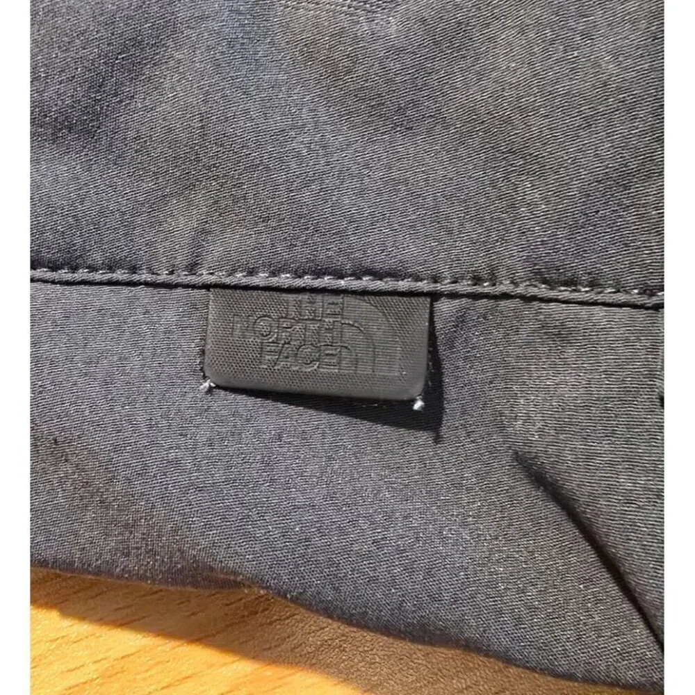 The North Face Mens Shorts 34 Gray Flash Dry Outdoors Comfort Casual Athleisure